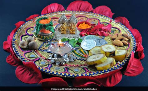 Karwa Chauth 2018: What Is Sargi? What Goes Into A Traditional Sargi Thali