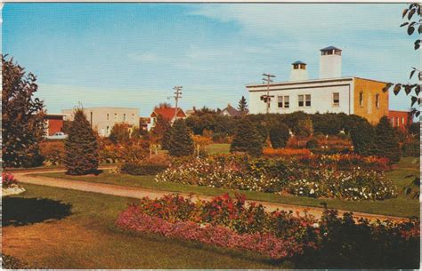 Red Deer city hall park Alberta | Jason Woodhead | Flickr