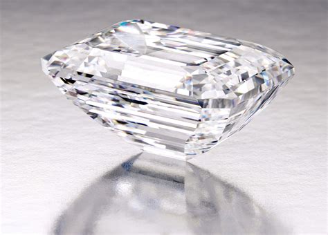 'Perfect' 100-carat diamond could fetch $25 million at auction - Chicago Tribune