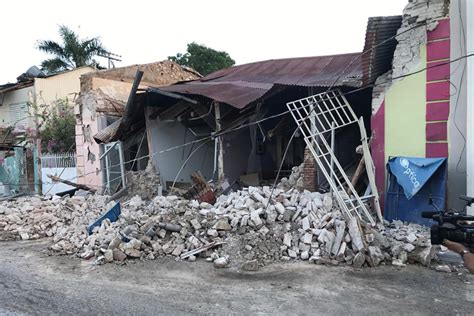 6.4 quake strikes Puerto Rico amid heavy seismic activity | PBS NewsHour