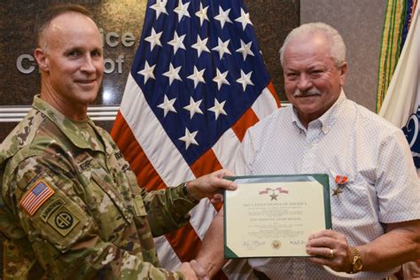 Vietnam Veteran is Finally Presented Bronze Star Medal after 49 Years ...