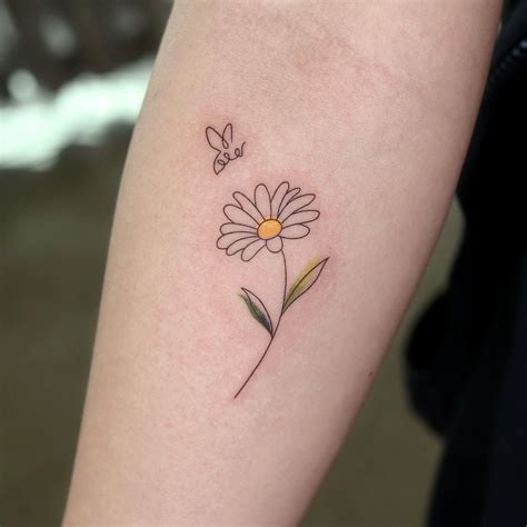 Details more than 81 small daisy tattoo super hot - in.coedo.com.vn