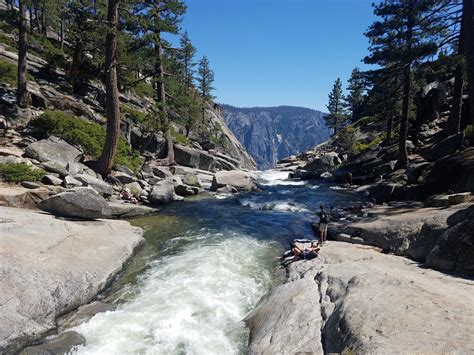 Hiking Upper Yosemite Falls — ROAD TRIP USA