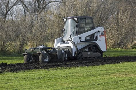 Bobcat T110 compact track loader - Underground Construction