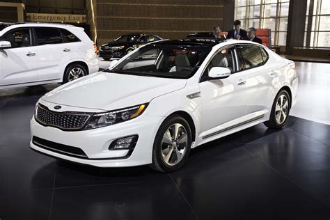 Facelifted 2014 Kia Optima Hybrid Debuts at 2014 Chicago Auto Show ...