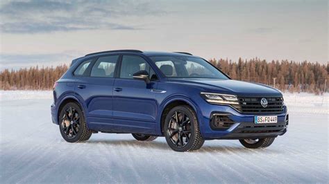 VW Touareg R Plug-In Hybrid Hot SUV Revealed With 456 Horsepower