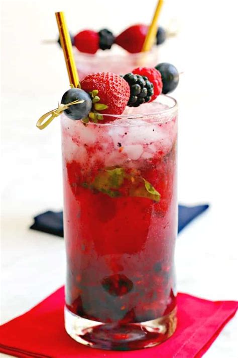 Berry Vodka Cocktails | Recipe | Vodka cocktails, Raspberry lemonade vodka, Fruity summer drinks