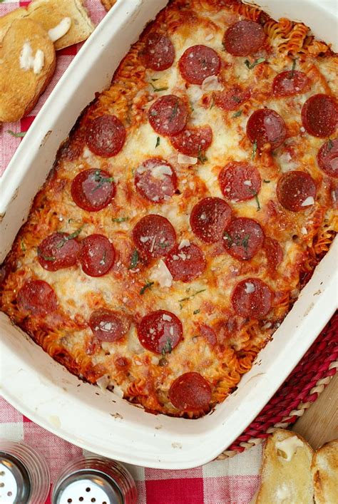 Mom's Pepperoni Pasta Bake | AllFreeCasseroleRecipes.com