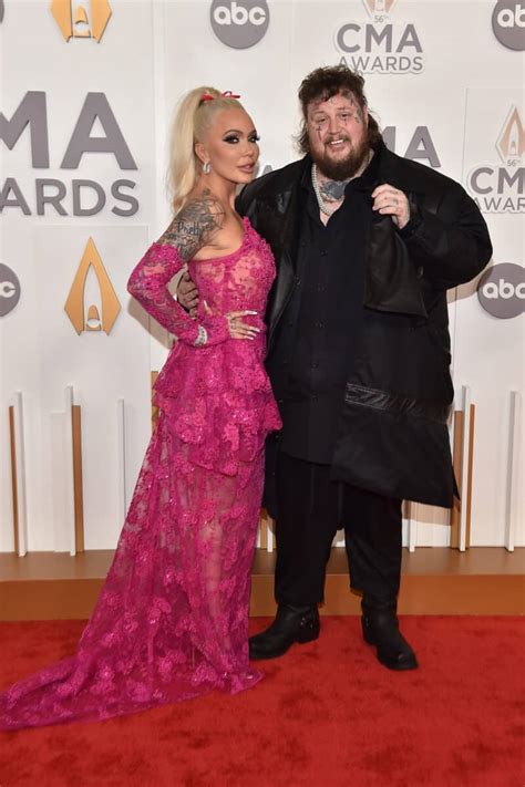 Jelly Roll & Wife Bunnie XO Make Red Carpet Debut At 2022 CMA Awards ...