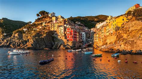 Manarola from the sea wallpaper - backiee