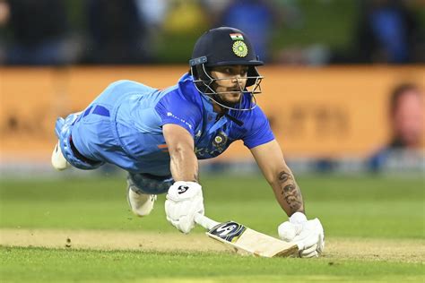 Ishan Kishan puts in a full-length dive to make his ground | ESPNcricinfo.com