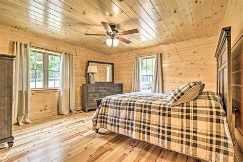 Pet-Friendly Lakeview Cabin w/ Hot Tub! - Wrightsville, PA | Evolve