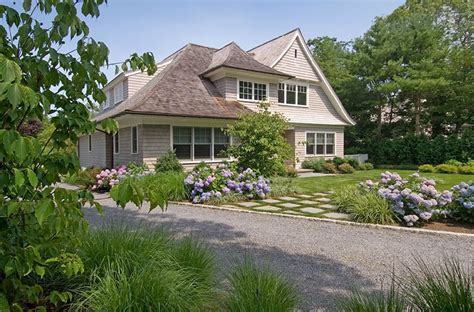 Farmhouse Landscaping Dos & Don’ts - Landscaping Network