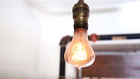 Longest Lasting Light Bulb Ever - MH Newsoficial