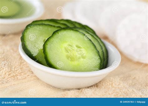 Cucumber Slices for the Eyes Stock Image - Image of bowl, moisturizer: 34939783