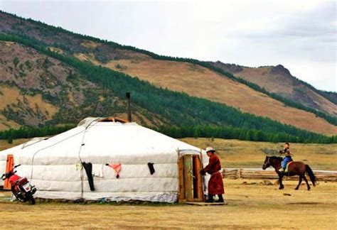 Nomadic life in Mongolia > Experience the Life of Nomads in Mongolia