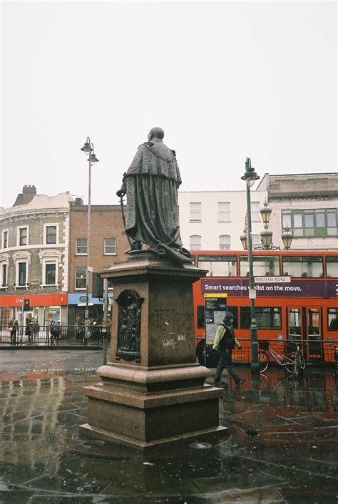 Hark1karan - Daily Life - Tooting Broadway Rain - Photo