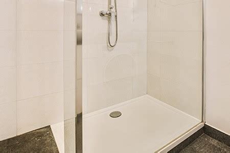 7 Common Shower Pan Sizes: Listed & Explained - Worst Room