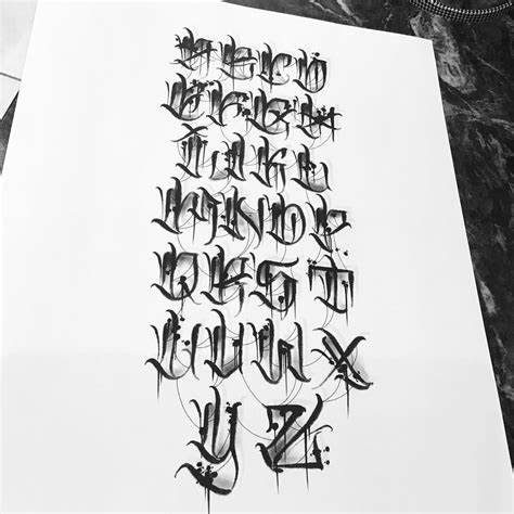 Нет описания фото. | Tattoo lettering alphabet, Tattoo fonts alphabet, Chicano tattoos lettering