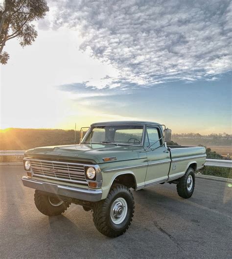 trucks and cars Old Ford Trucks, Old Pickup Trucks, Classic Pickup Trucks, Jeep Pickup, Pickup ...