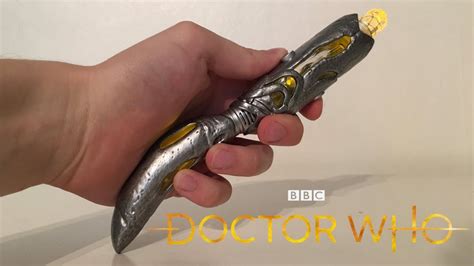 Doctor Who Thirteenth Doctor's Sonic Screwdriver Review - YouTube