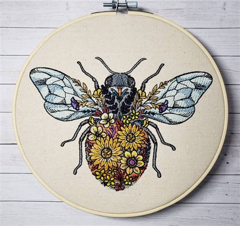 Bee Embroidery Hoop Art - Etsy