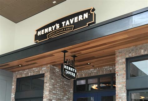 Henry's Tavern | GK Knutson