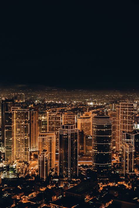 350+ Night Pictures [HQ] | Download Free Images on Unsplash | City aesthetic, City wallpaper ...