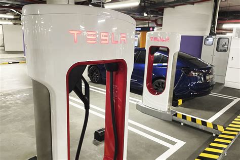 Tesla opens its eighth and latest Supercharger at West Coast Plaza ...