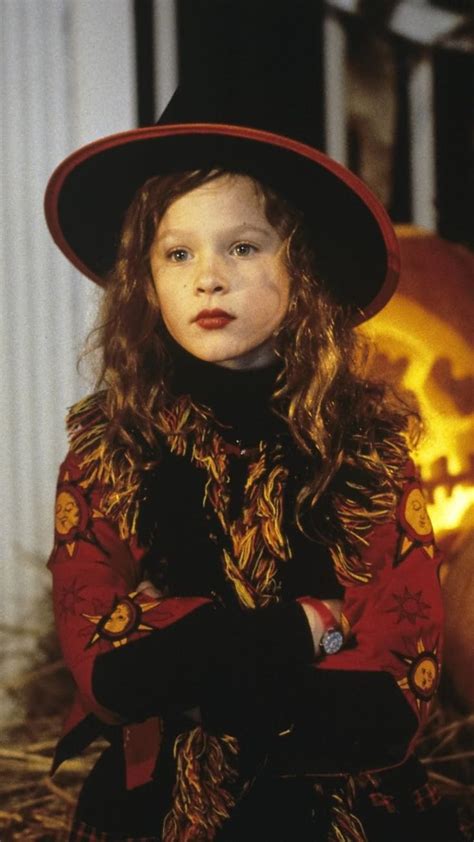 Thora Birch in the 1993 film, Hocus Pocus | Halloween movies, Hocus pocus, Hocus pocus movie