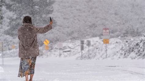 Historic Winter Storm Shuts Down California Interstates, Leaves Tens Of ...