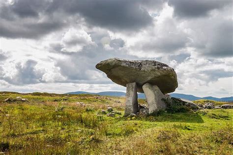 Kilclooney Dolmen - Wild Atlantic Way