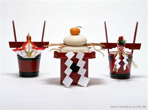 Goods of Japanese New Year Kagami-mochi and sacred sake | 日本食のアート, 伝統的な日本の, お正月 飾り