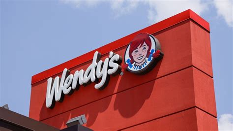 Wendy’s selling bacon cheeseburgers for one cent this week | Fox Business