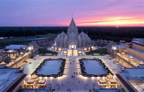 BAPS Swaminarayan Akshardham | VisitNJ.org