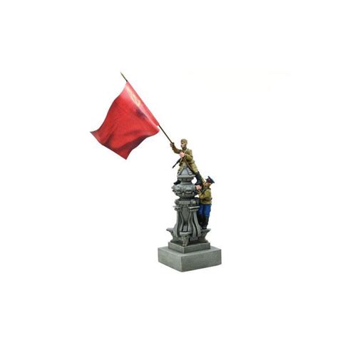 Russian Soviet flag raising vignette! 28mm WWII Terrain WARLORD ...