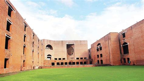 IIM Ahmedabad : Diverse Batch 2020-22 - CATKing Educare