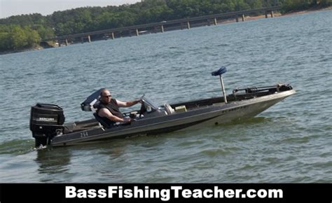 Bass Fishing Boats - Bass Fishing Teacher