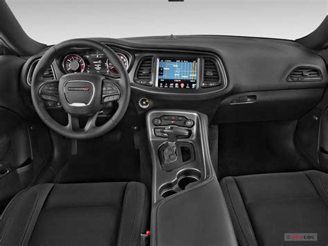 2018 Dodge Challenger: 137 Interior Photos | U.S. News