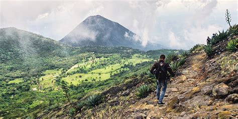 Parque Nacional de los Volcanes, para amantes de la naturaleza