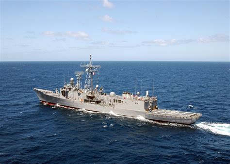 File:USS McClusky (FFG-41).jpg - Wikipedia