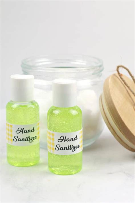 DIY Hand Sanitizer – BEST Homemade Gel DIY Hand Sanitizer Recipe ...