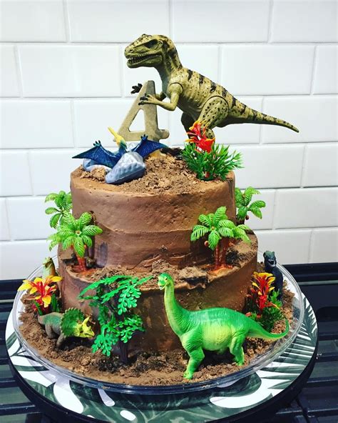 🦕🦕Dino Cake.🦖🦖 . . . #diy #diycake #cake #buttercream #buttercreamcake #cakes… | Diy birthday ...