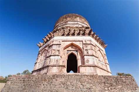 The Sagar Talao Group of Monuments, Mandu