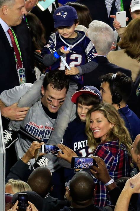 Tom, Gisele Celebrate Super Bowl Win With Perfect Brady Family Photo ...