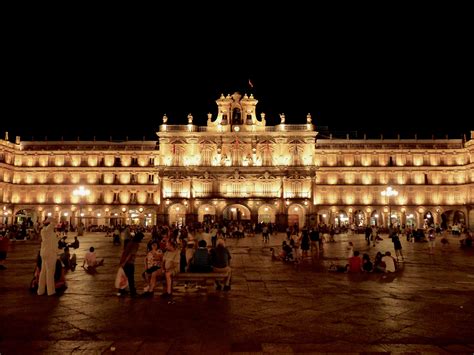 Plaza Mayor de Salamanca de noche - Spain (España) | España, Viajes, Spain