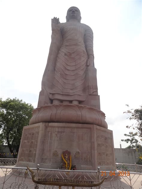 Varanasi: Buddha Statue Sarnath