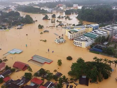 Malaysians Must Know the TRUTH: Kisah benar mangsa banjir di Kuala Krai