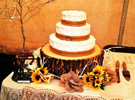 Wedding Cake. Burlap. Log Cake Stand. | Log cake stand, Log cake, Desserts