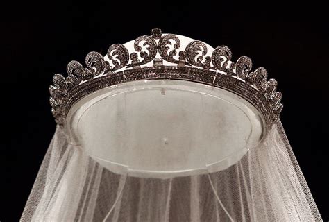 Kate's first state banquet: Which tiara will she wear? - Photo 1